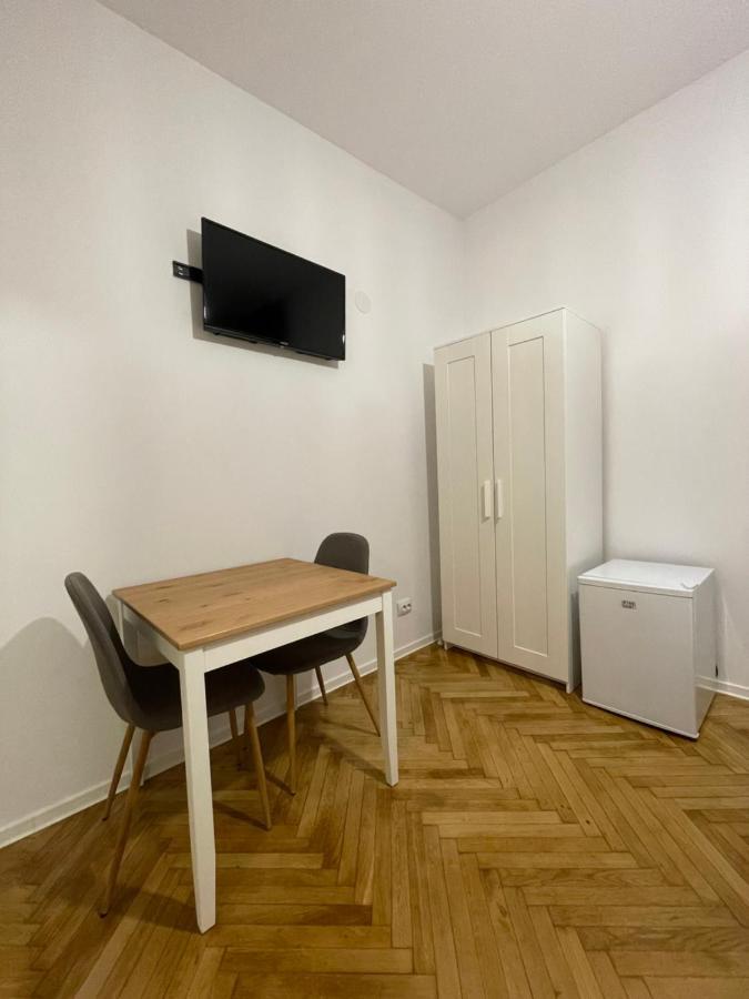 Schei Central Studios In The Heart Of Brașov Exterior foto