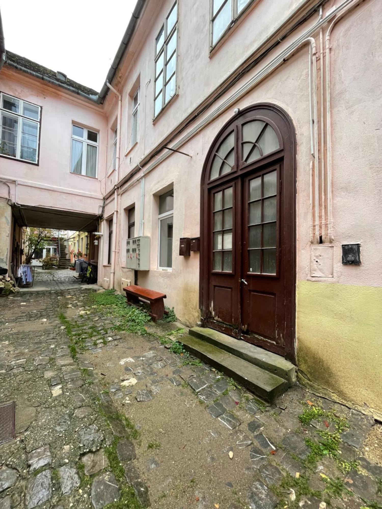 Schei Central Studios In The Heart Of Brașov Exterior foto